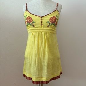 Flying Tomato’s women’s small yellow tank top